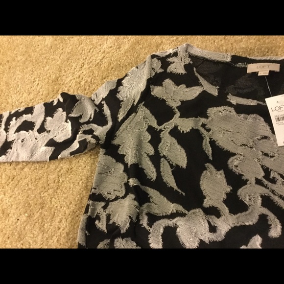 Cute Loft Top NWT - Picture 2 of 3